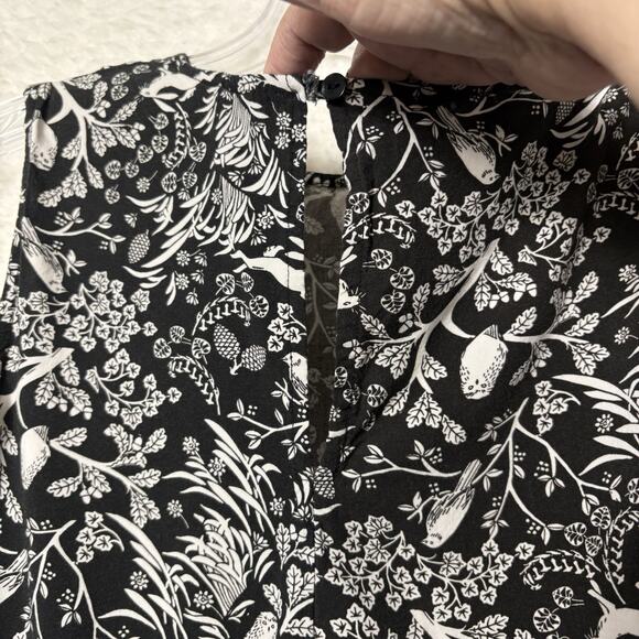 Nature Print Sleeveless Trapeze Blouse Women's Sz XS Black White Floral Old Navy - Picture 3 of 8